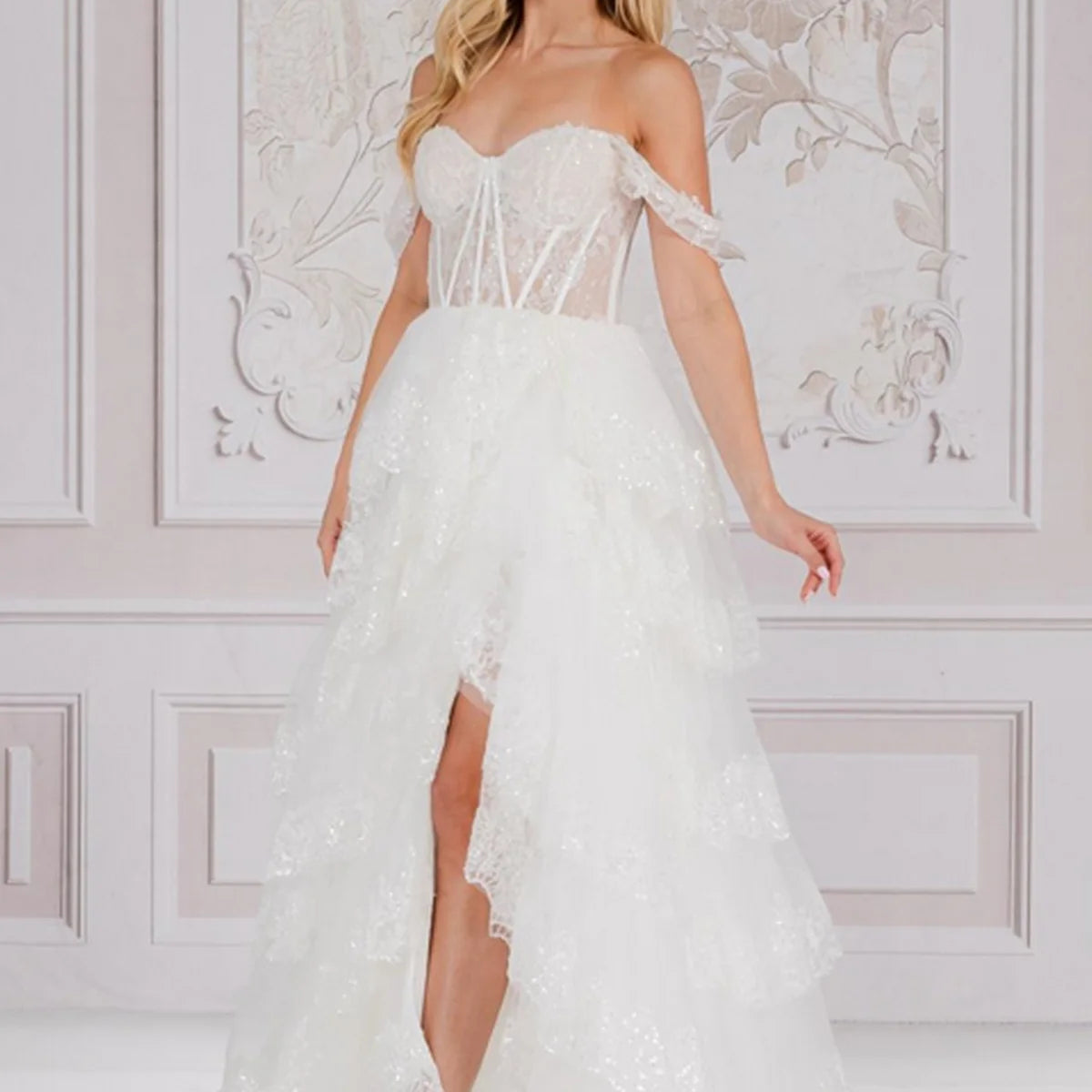 Vestido corsé a capas sin hombros de Amelia Couture TM1012