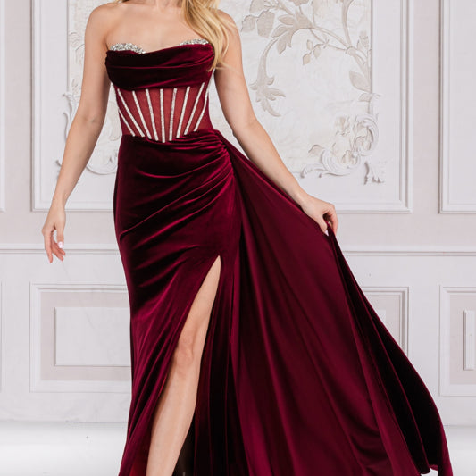 Vestido de fiesta de terciopelo con aberturas y sin tirantes de Amelia Couture 5051