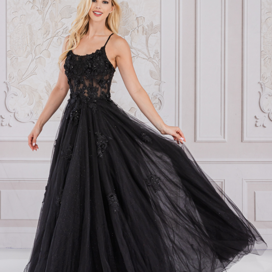 Vestido sin mangas con apliques de encaje de Amelia Couture 7035