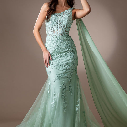 Vestido de noche con capa y apliques de Amelia Couture 7048