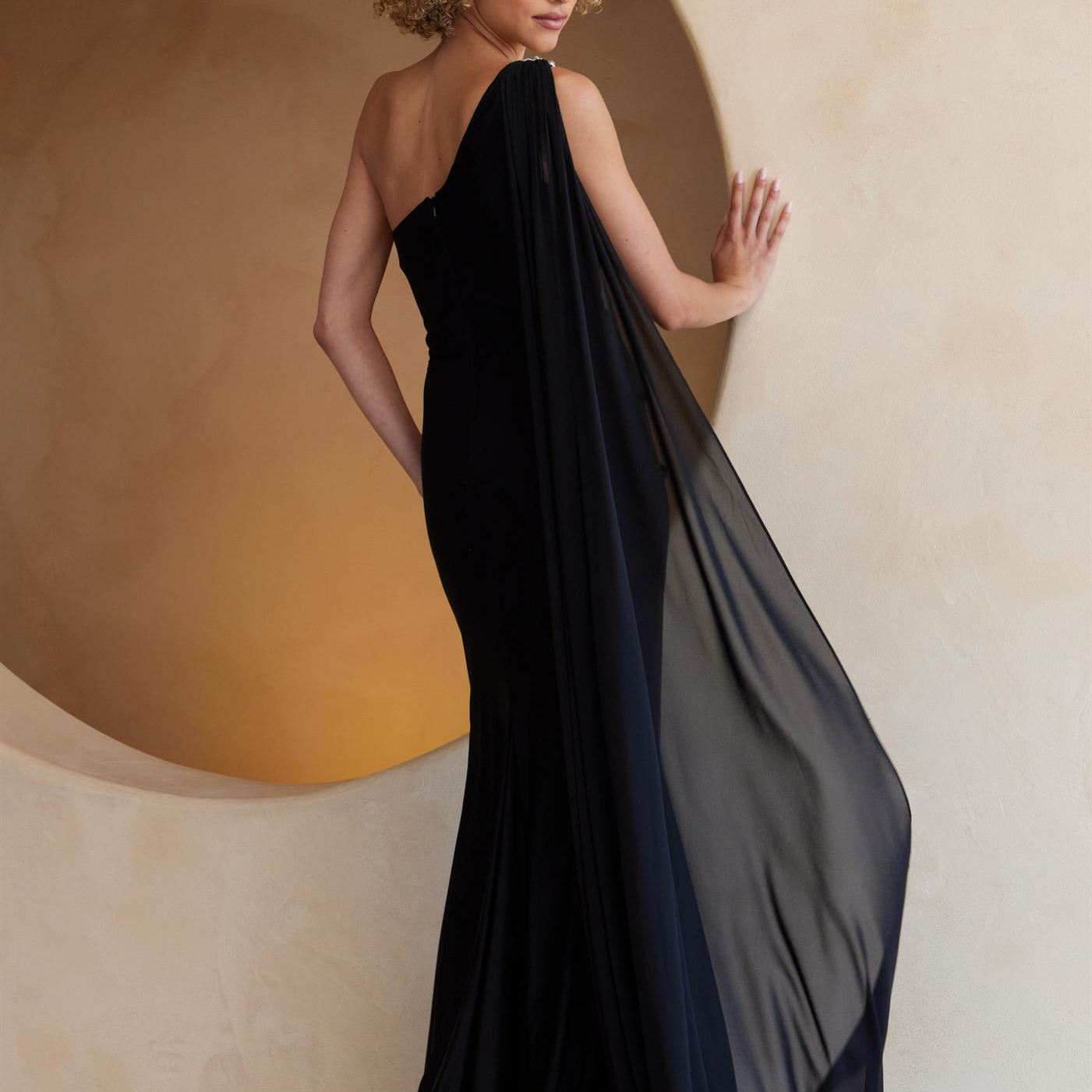 Amelia Couture 7056 - Vestido con hombros descubiertos