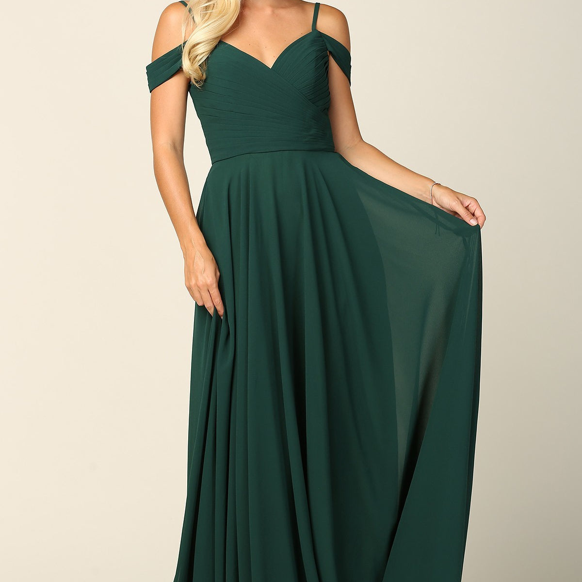 Vestido de línea A de gasa con hombros descubiertos y detalles plisados en el corpiño EVA 5183