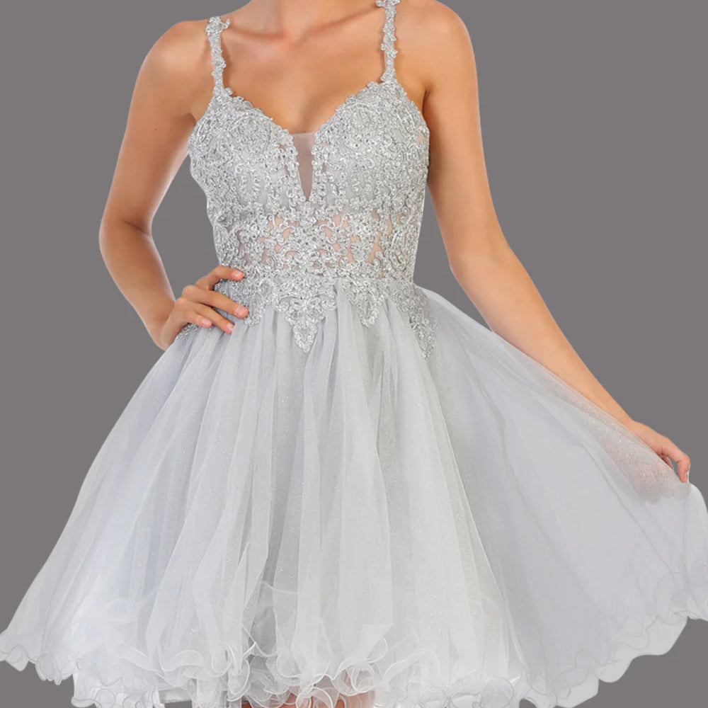 Vestido de cóctel de tul en línea A con apliques de encaje brillante MQ1693