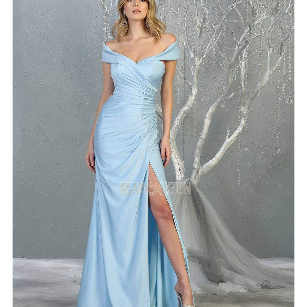 Vestido largo con hombros descubiertos y gran abertura MQ1825