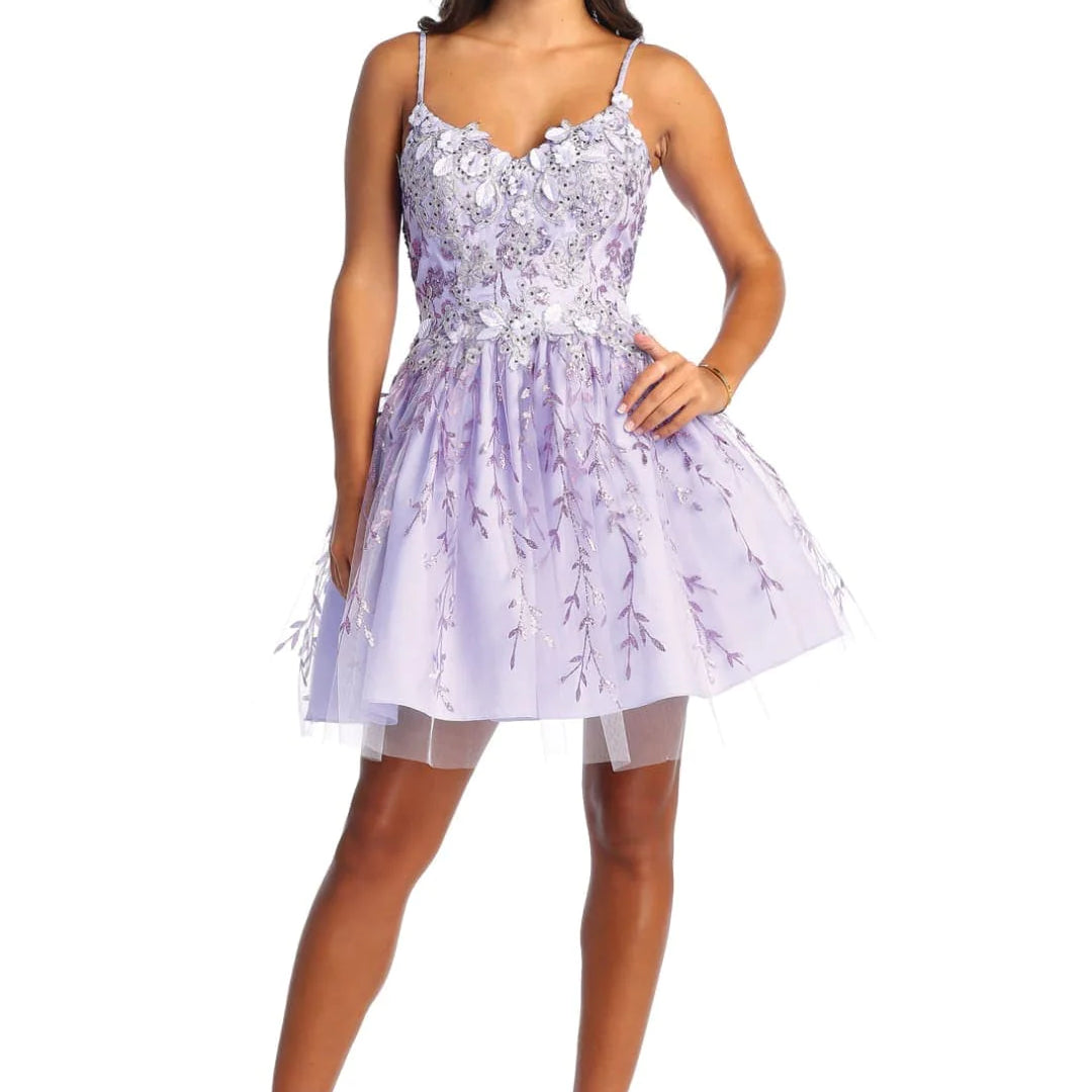 Vestido de cóctel con tirantes y escote corazón MQ1891