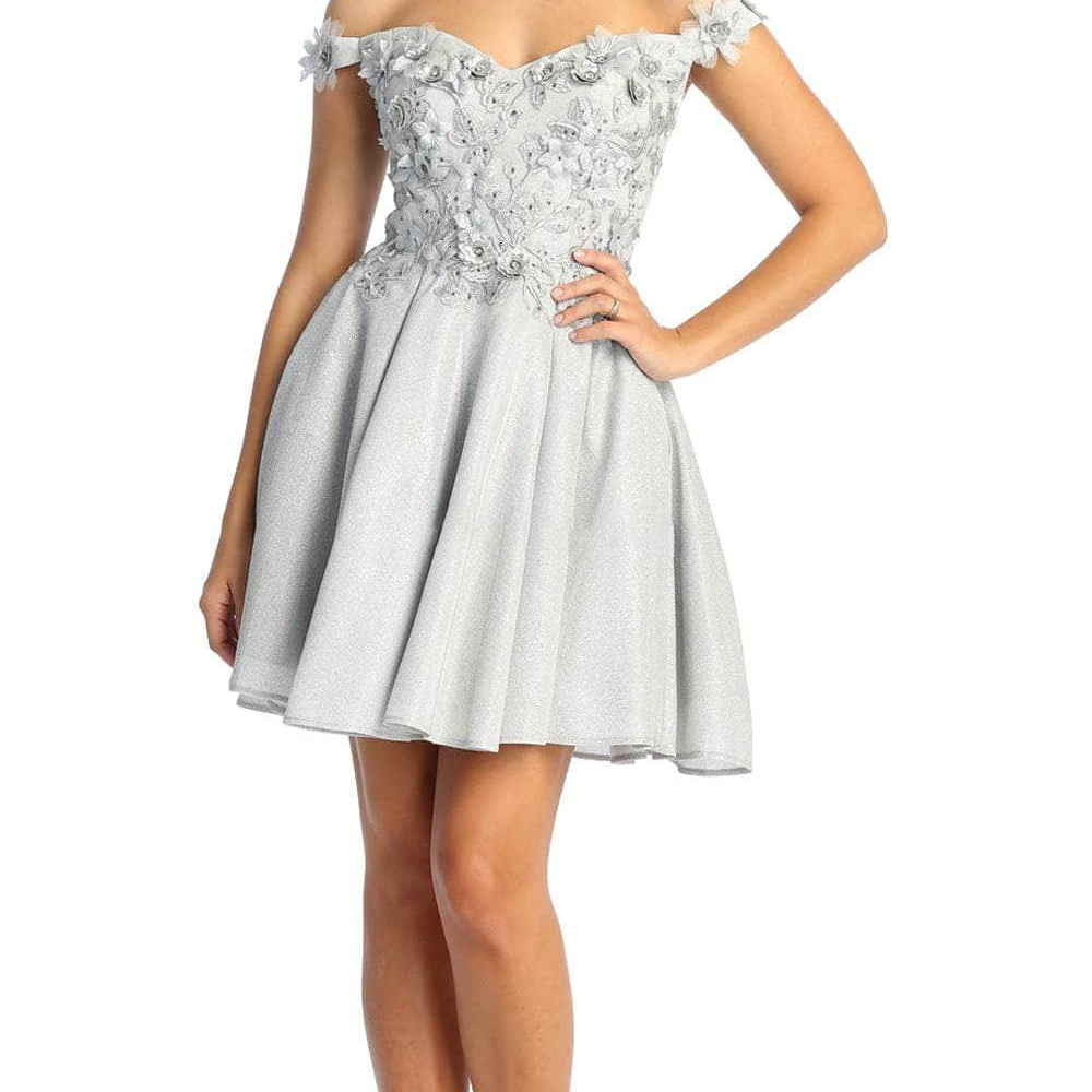 Vestido de cóctel con apliques florales y escote corazón MQ1906