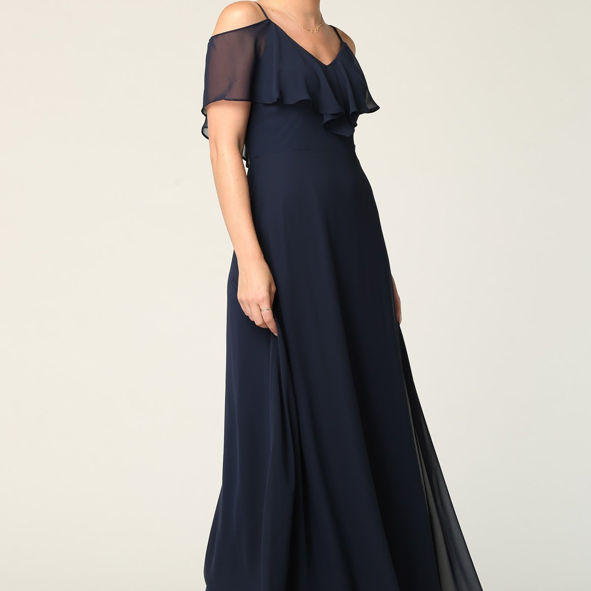 Vestido de dama de honor de gasa con hombros fríos y largo hasta el suelo EVA 3263