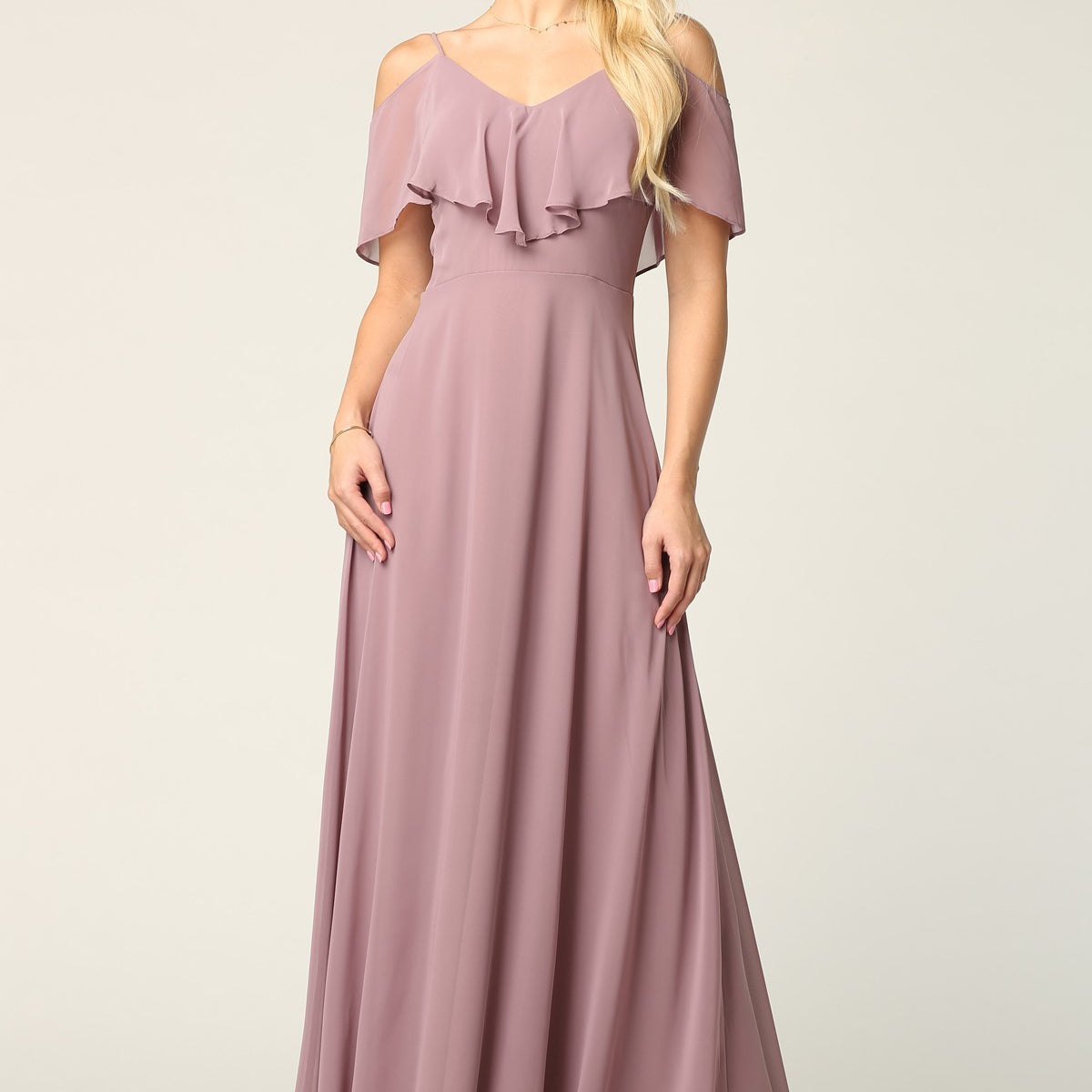 Vestido de dama de honor de gasa con hombros fríos y largo hasta el suelo EVA 3263