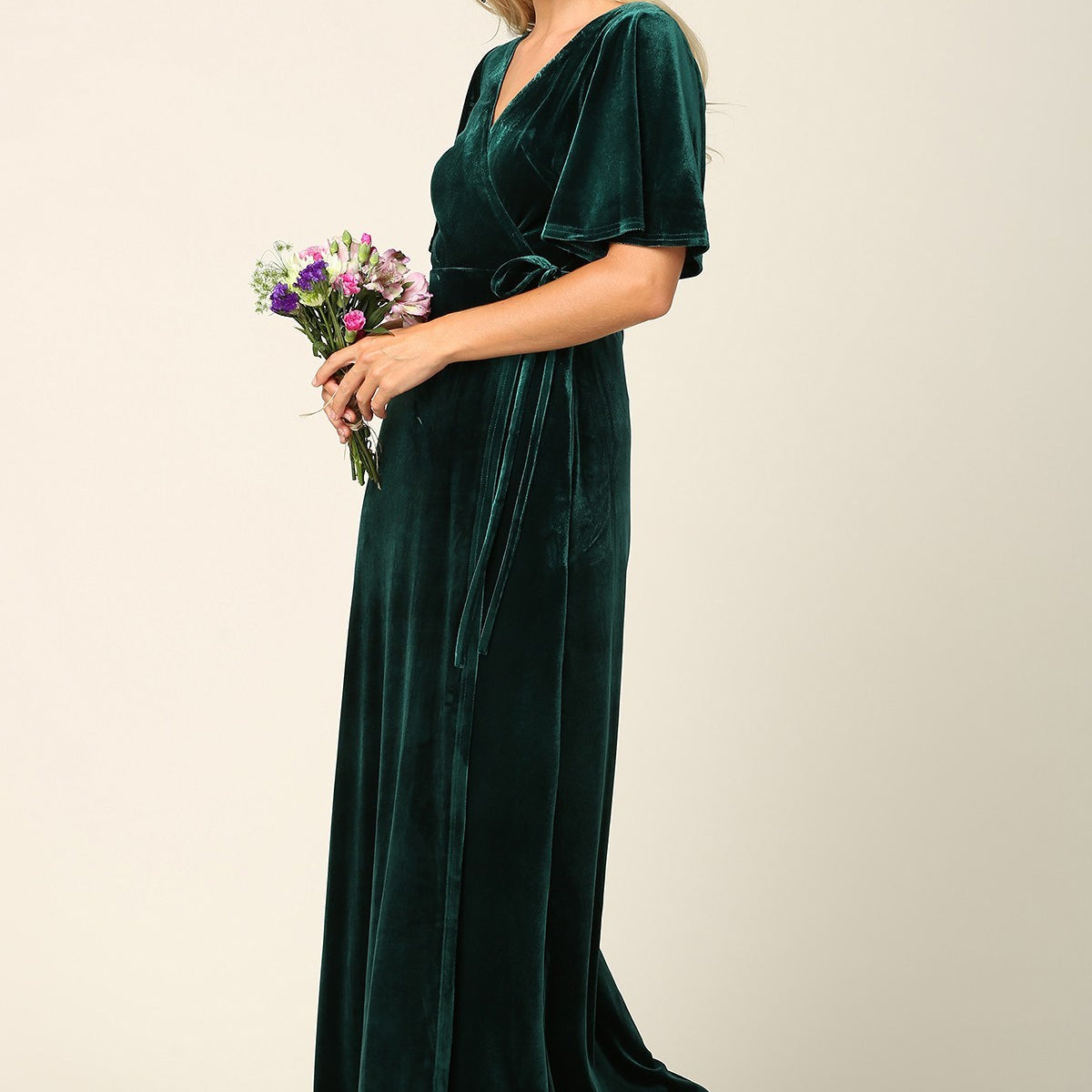 Vestido de terciopelo con mangas acampanadas y bolsillos EVA 3432