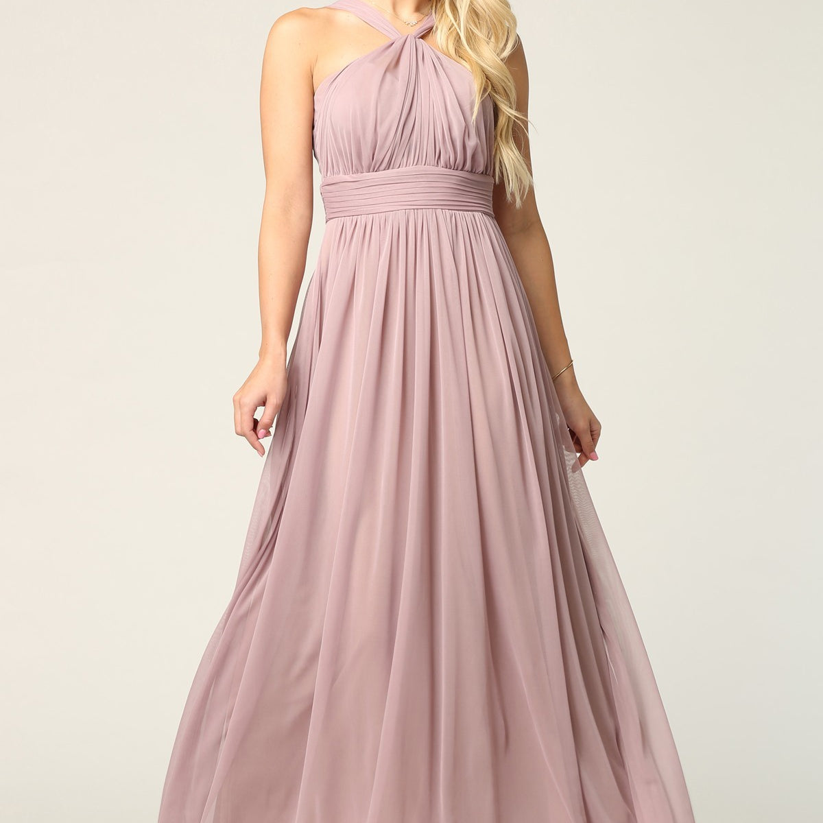 Vestido de gasa elástica con escote halter y cintura plisada EVA 3206