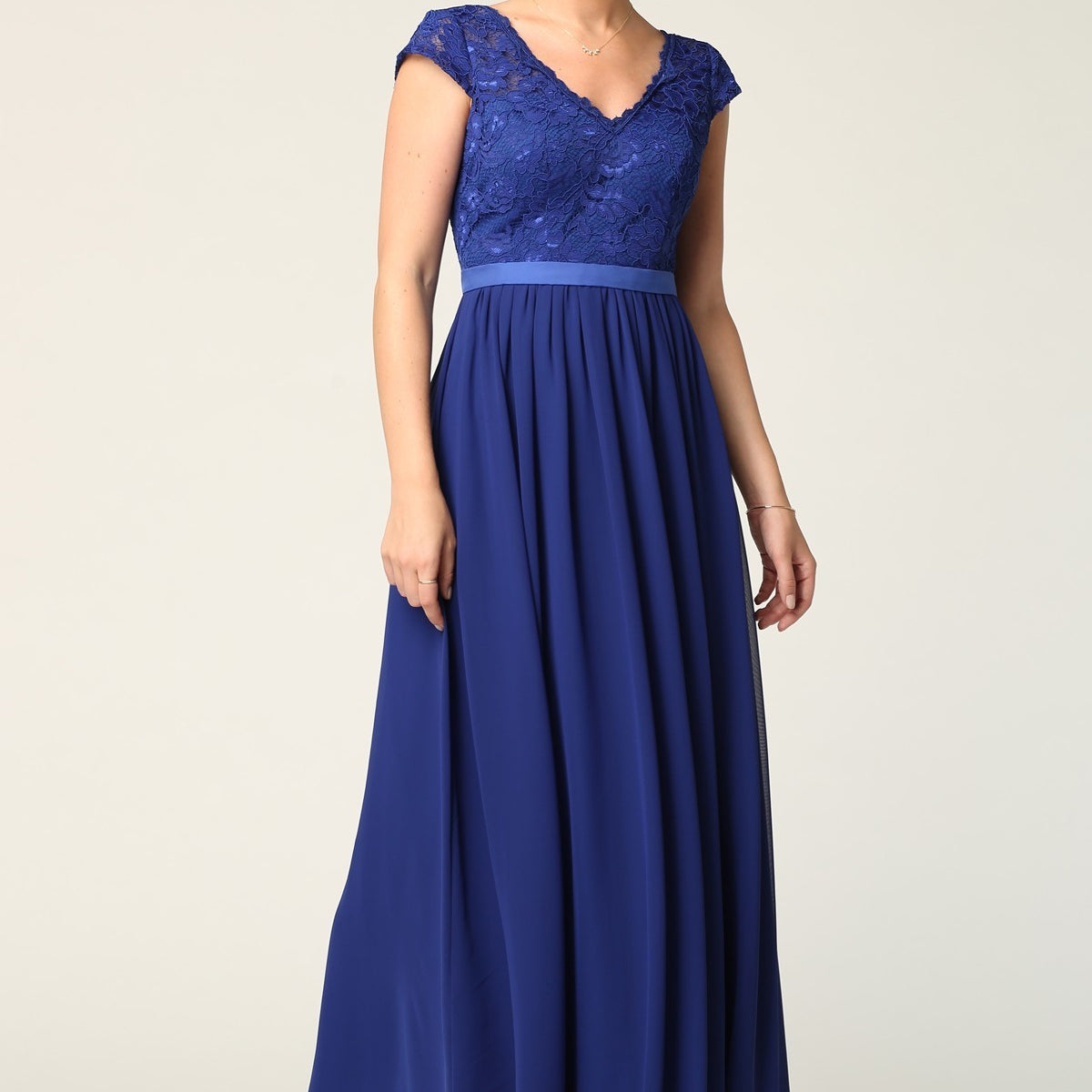 Vestido de encaje y gasa con mangas casquillo EVA 3161