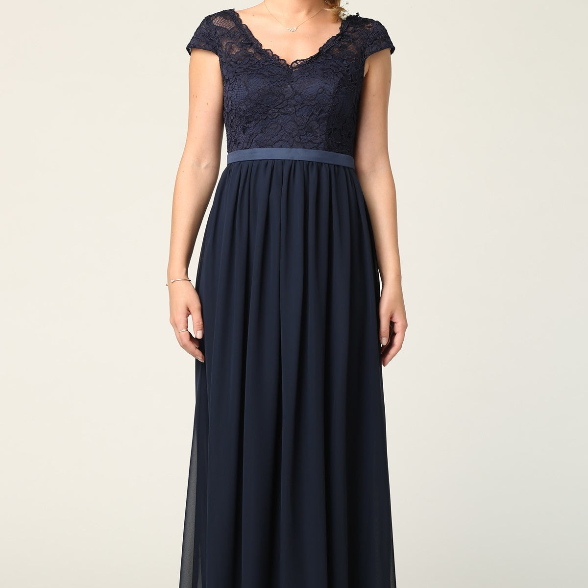 Vestido de encaje y gasa con mangas casquillo EVA 3161