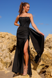 Vestido de fiesta ajustado sin tirantes y con aberturas de Amelia Couture 5054