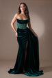 Vestido de fiesta de terciopelo con aberturas y sin tirantes de Amelia Couture 5051