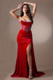 Vestido de fiesta de terciopelo con aberturas y sin tirantes de Amelia Couture 5051