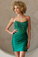 Vestido corto sin tirantes con pedrería de Amelia Couture 3021S