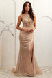 Vestido ajustado con abertura y lentejuelas sin mangas de Amelia Couture AG0111