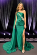 Amelia Couture 7056 - Vestido con hombros descubiertos
