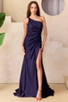 Vestido largo con abertura y un solo hombro con pedrería de Amelia Couture 3044