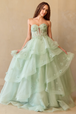 Vestido en línea A sin tirantes con capas de Amelia Couture 4900
