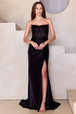 Vestido con abertura y sin tirantes de raso con apliques de Amelia Couture 9055