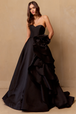 Vestido evasé sin tirantes de Amelia Couture SU085
