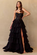Vestido de corte A con capas y sin tirantes de Amelia Couture 9053