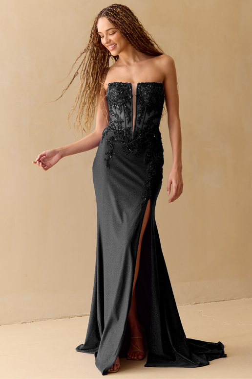 Vestido de corte sin mangas con apliques de satén de Amelia Couture 8040