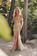 Vestido de fiesta entallado de lentejuelas con hombros descubiertos y corsé de Juliet JT2471L