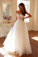 Vestido de novia evasé sin mangas con apliques de Juliet JT2495AW