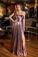 Vestido evasé largo con escote halter metalizado de Juliet JT2503A