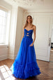 Vestido evasé sin tirantes con volantes de Juliet JT2561S