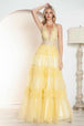 Vestido palabra de honor evasé con abertura y volantes de Juliet JT2556S
