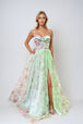 Vestido evasé sin mangas con estampado y abertura de Juliet JT2562S