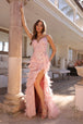 Vestido ajustado sin mangas con abertura de plumas de Nox Anabel C1413