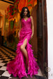 Vestido de novia con aberturas de plumas sin mangas de Nox Anabel C1422