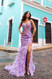 Vestido de novia con aberturas de plumas sin mangas de Nox Anabel C1422