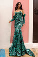 Vestido de sirena sin tirantes con mangas de plumas de Nox Anabel D1269