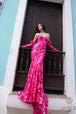 Vestido de sirena sin tirantes con mangas de plumas de Nox Anabel D1269