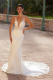 Vestido nupcial satinado con escote en V y apliques de Nox Anabel JE1022L