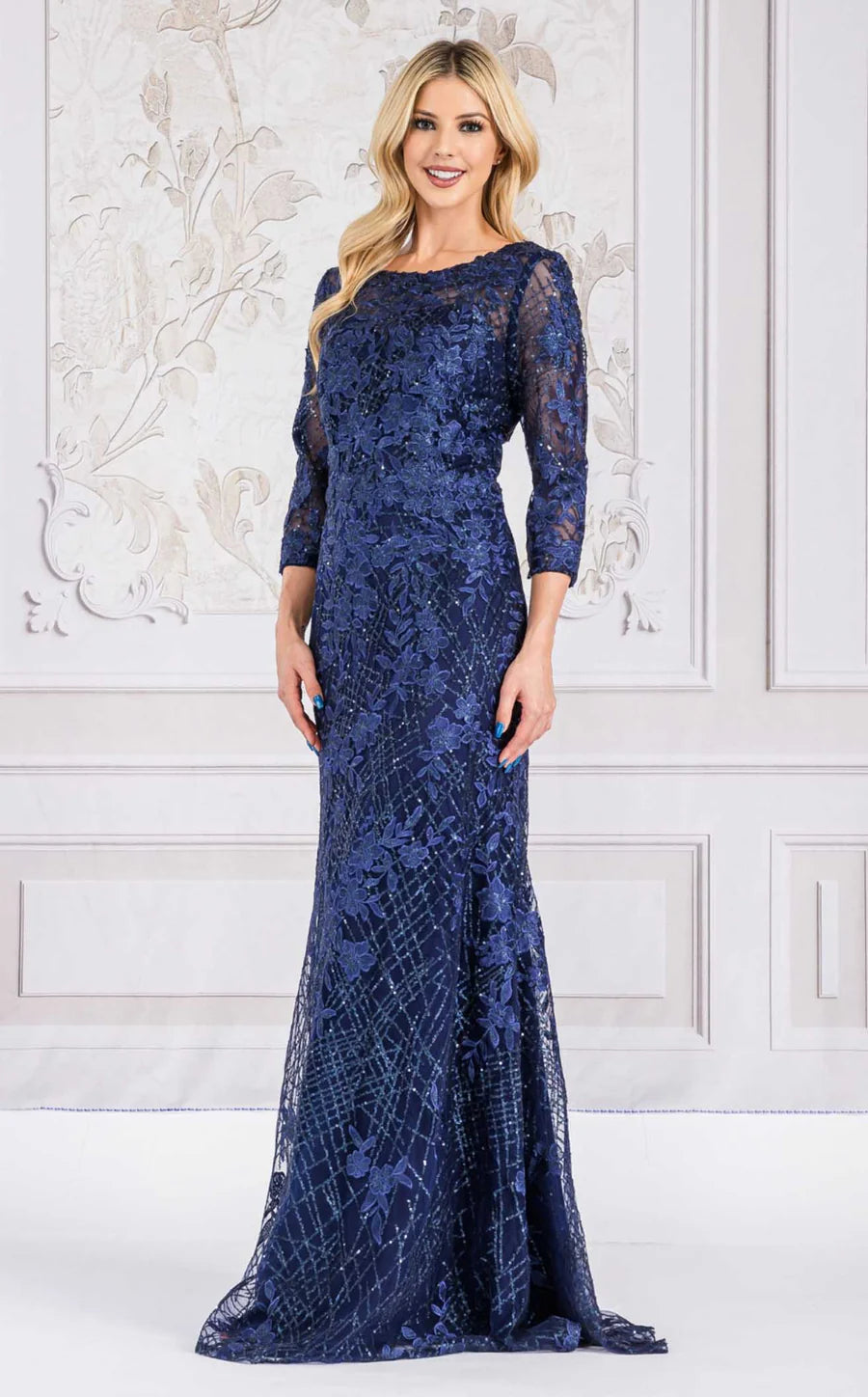 Vestido de media manga con bordado floral de Amelia Couture 7045