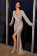 Vestido entallado de lentejuelas con manga larga y abertura de Ladivine B8422