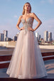Vestido de tul sin mangas con apliques de Ladivine CC0881