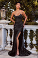 Vestido satinado sin tirantes con abertura y apliques de Ladivine CC475