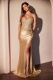 Vestido satinado sin tirantes con abertura y apliques de Ladivine CC475