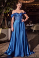 Vestido satinado en línea A sin hombros y con abertura de Ladivine CD297