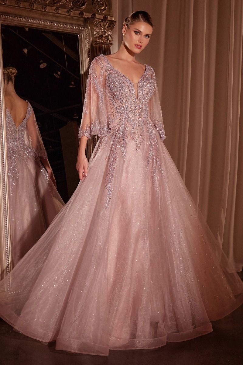 Vestido evasé con mangas acampanadas y apliques por Ladivine CD784