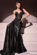 Vestido de satén con apliques, sin mangas y con abertura de Ladivine CDS524