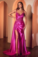 Vestido de satén con apliques, sin mangas y con abertura de Ladivine CDS524