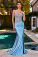 Vestido satinado sin tirantes con pedrería de Ladivine CDS538